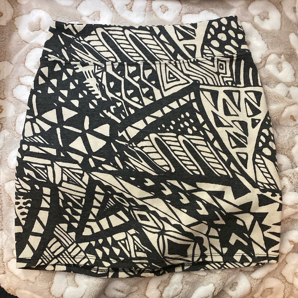 Black & white skirt